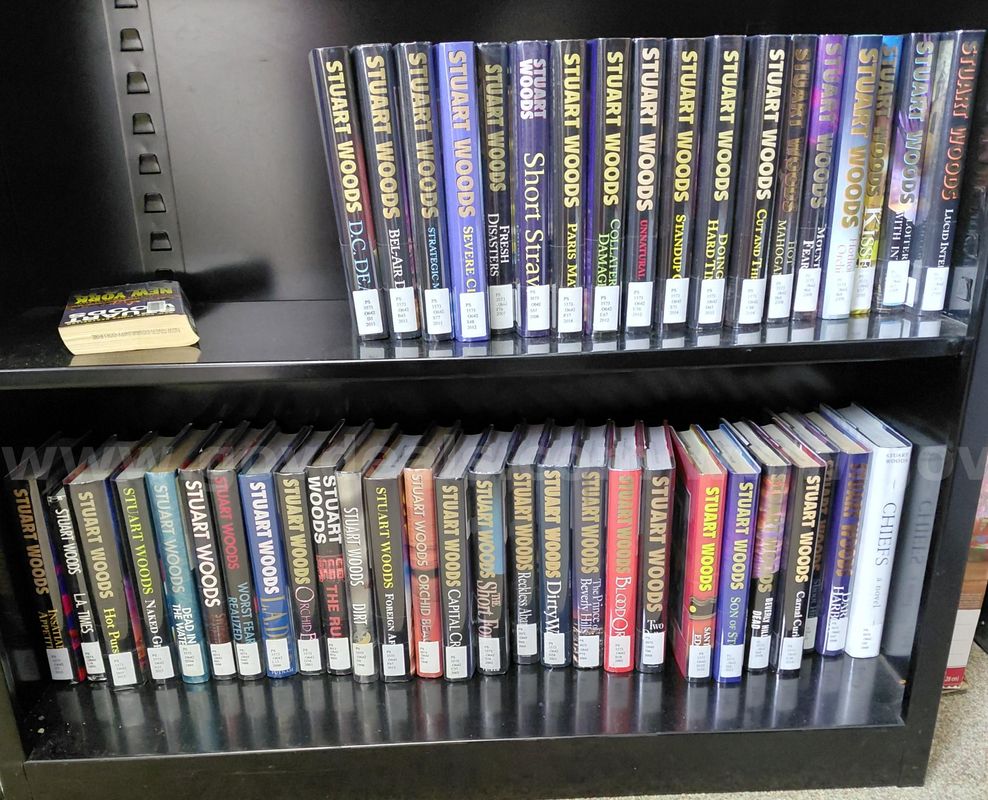 Stuart Woods Library Book Lot