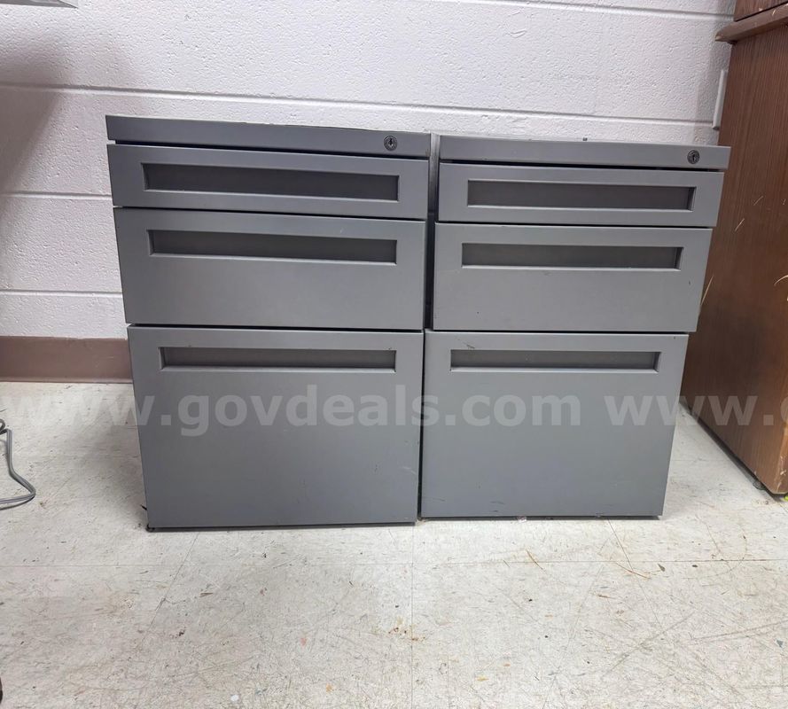 Lot of Cabinets/File Cabinets