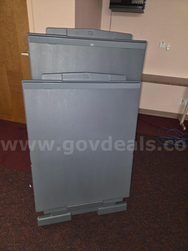 Lot of 2 Plastic Easels