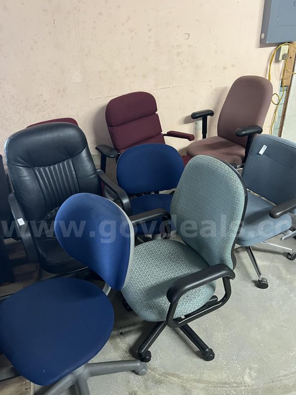 Lot of Eight Rolling Office Chairs
