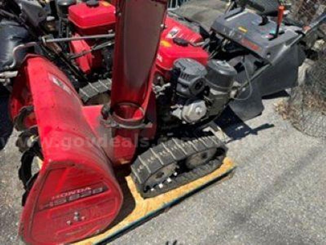 1 Lot of 2 Honda Snow Blowers