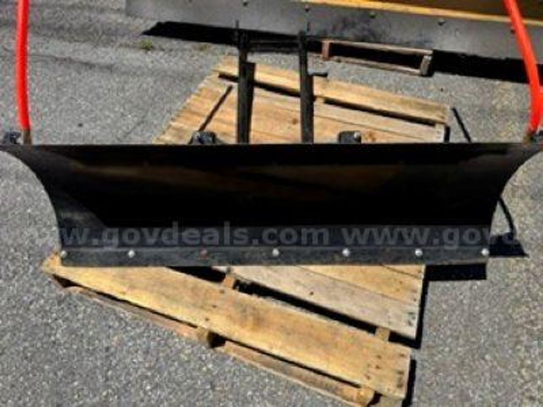 1 Lot of 1 Used Blade Attachment
