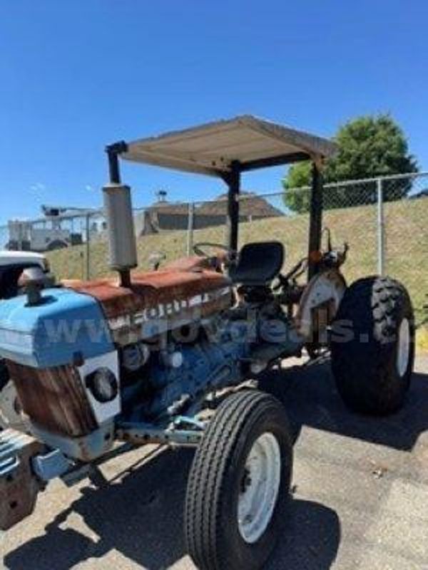 1 Lot of 1 Used LCG Blue Ford Tractor