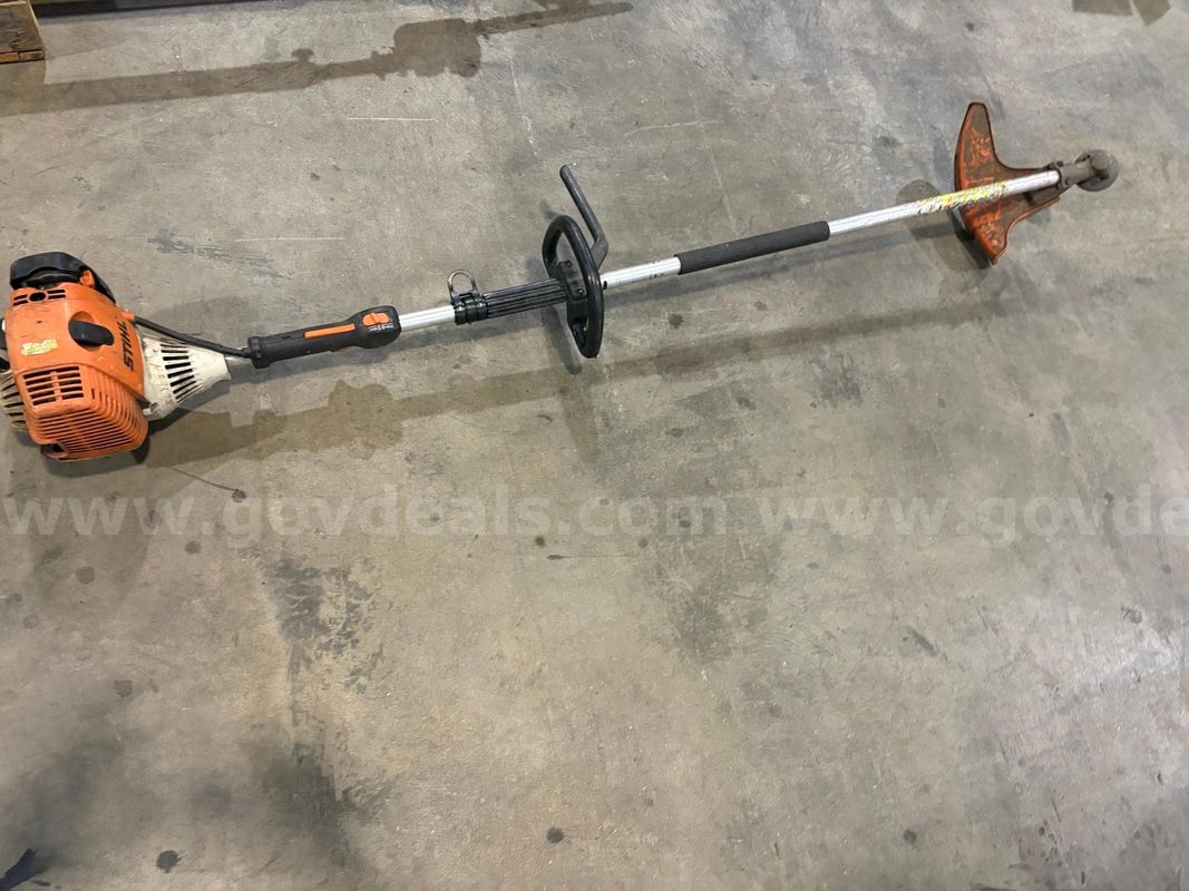 2012 STIHL HL100 EDGE TRIMMER (COLONIAL HEIGHTS) NO SPINDLE