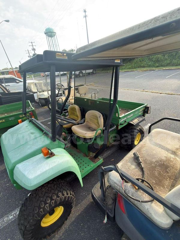 John Deere Gator