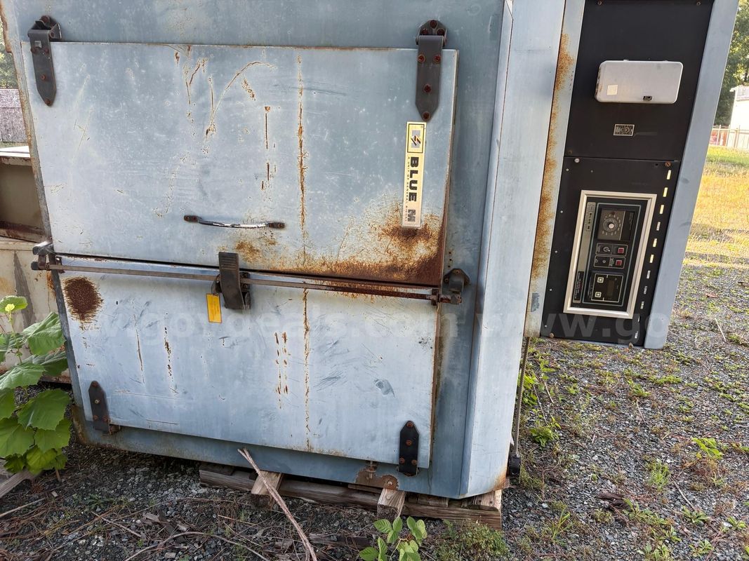 Blue M A Unit of General Signal Industrial Oven (Unknown if working)
