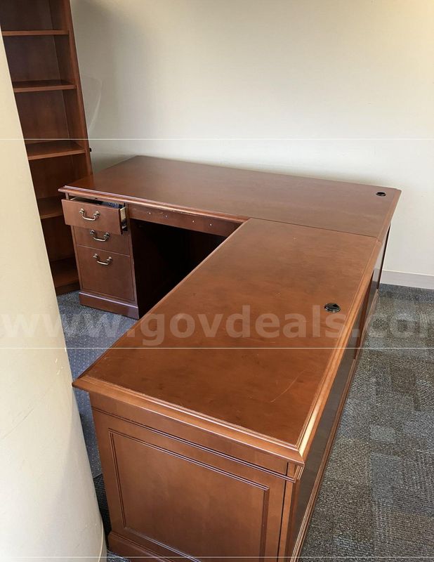 Executive L-Shaped Office Desk