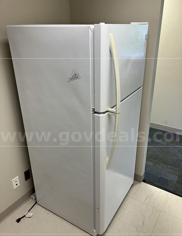 White, Kenmore Top-Freezer/Refrigerator