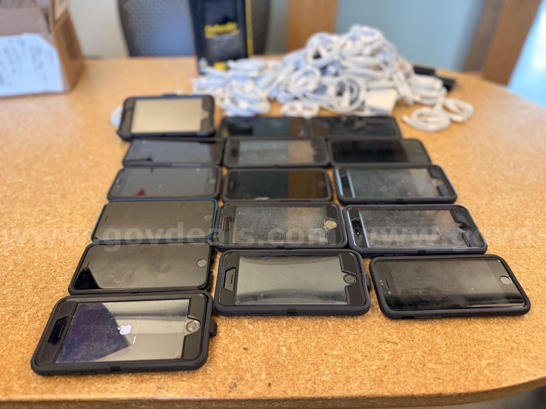 iPhone SE 3rd generation (also called iPhone SE 2022) with part number MMX53LL/A