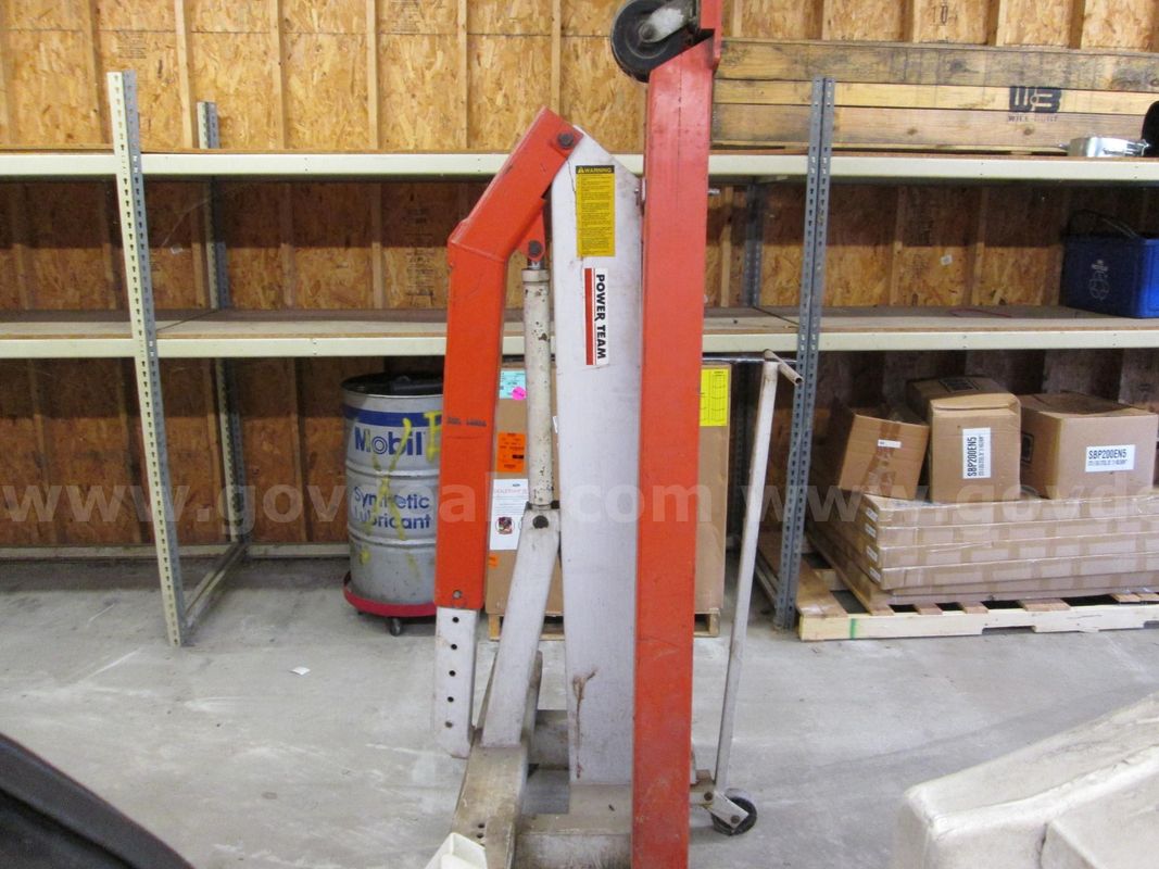 HEAVY DUTY ENGINE HOIST