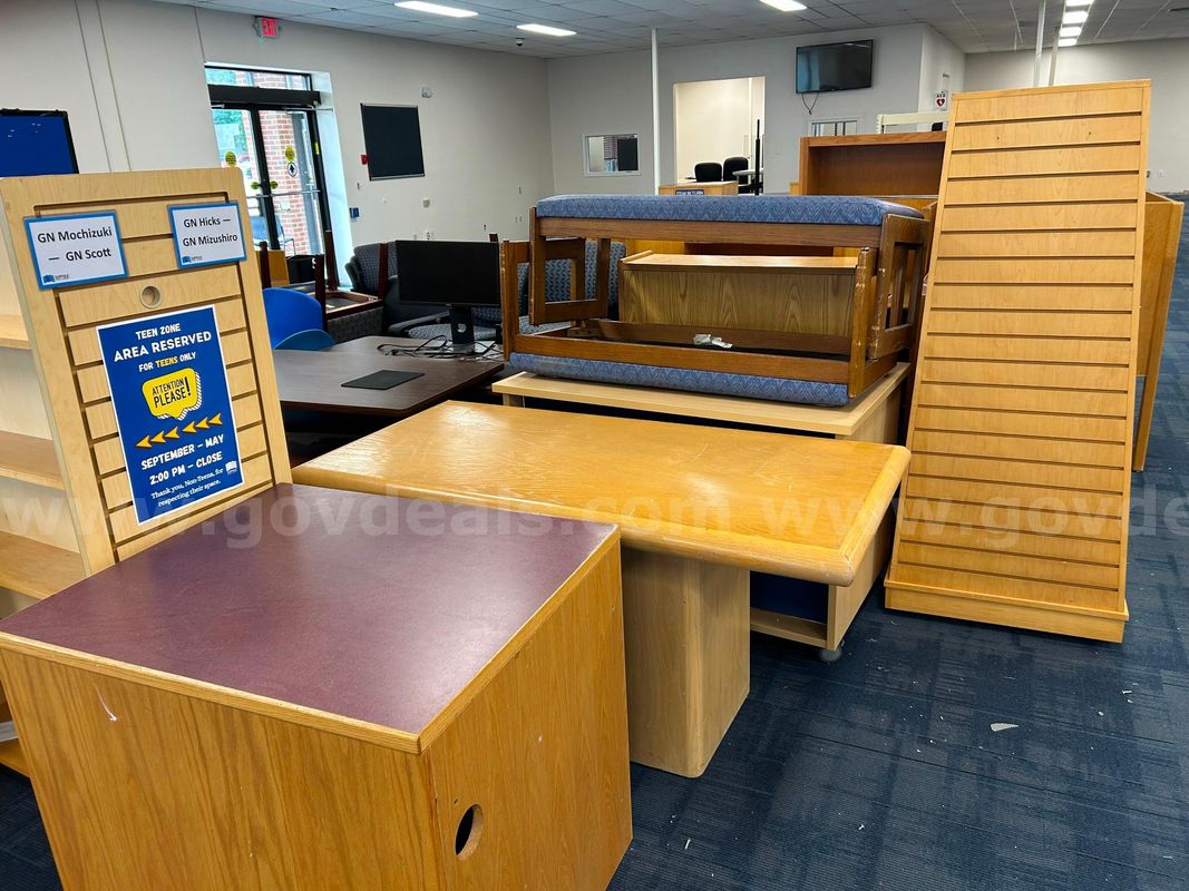 Used Office Furniture - Multiple Complete and Incomplete pieces - SOLD AS ONE LOT