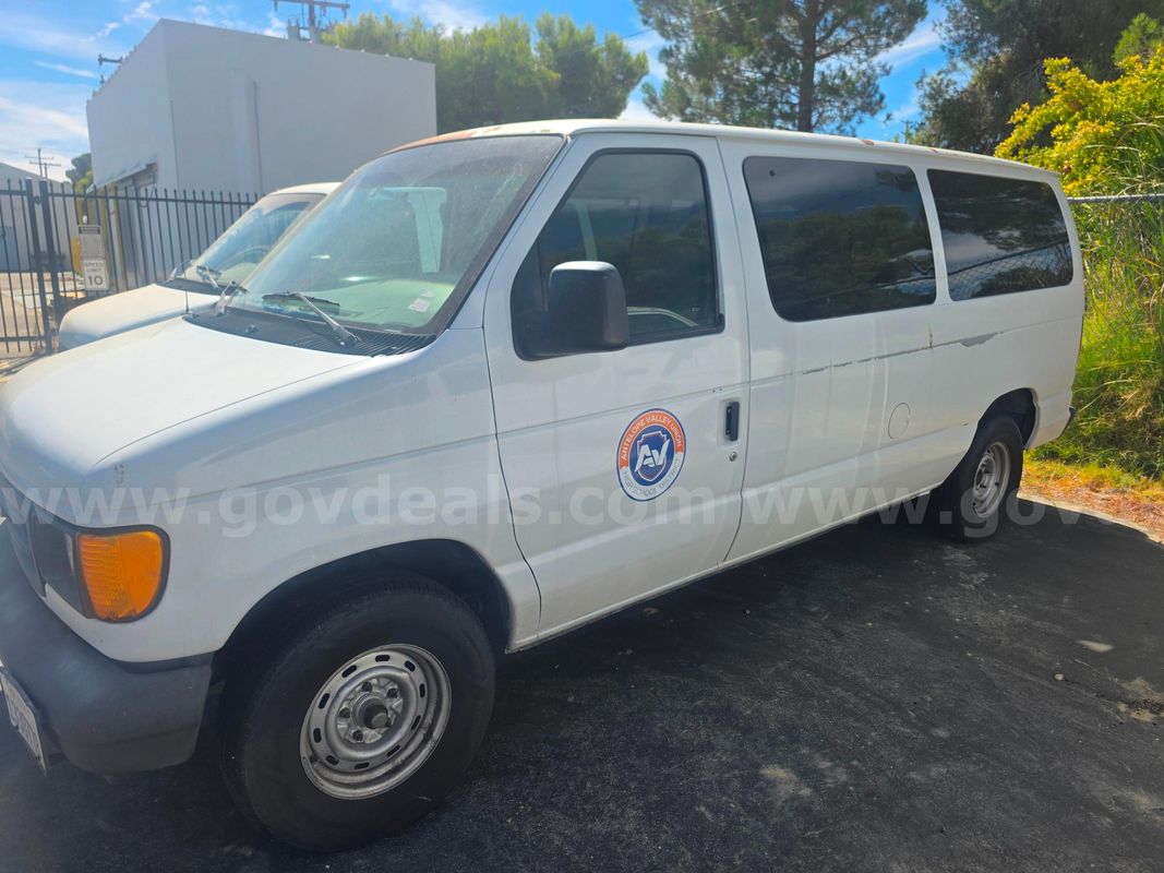 2003 FORD E150