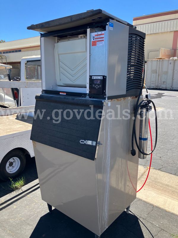 Commercial Food Service & Cafeteria Equipment