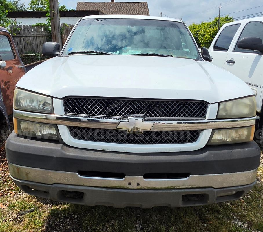 2003 Chevrolet Silverado 2500HD (1 of 8)
