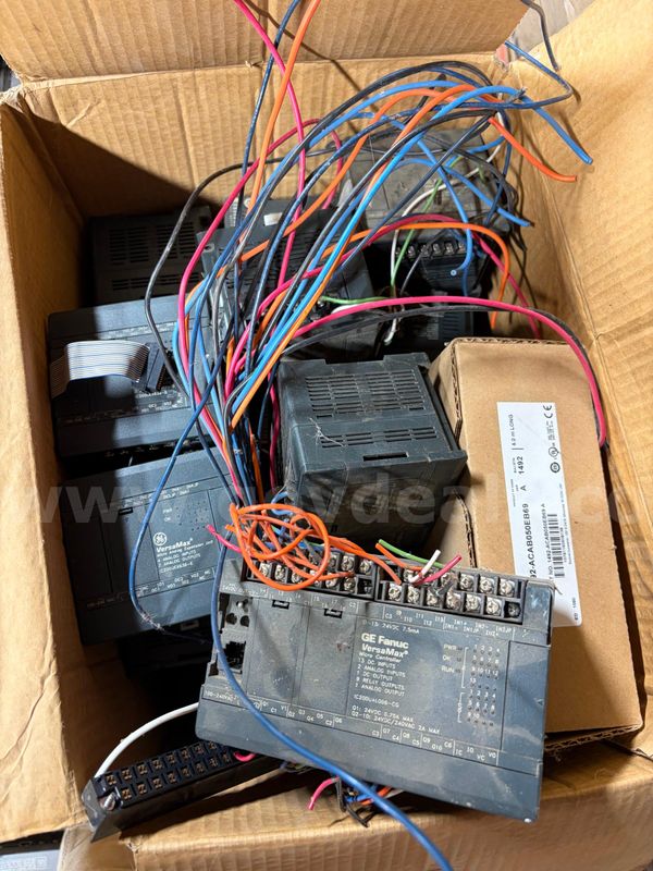 GE Versa Max PLC 40DC inputs, 24 Relay outputs
