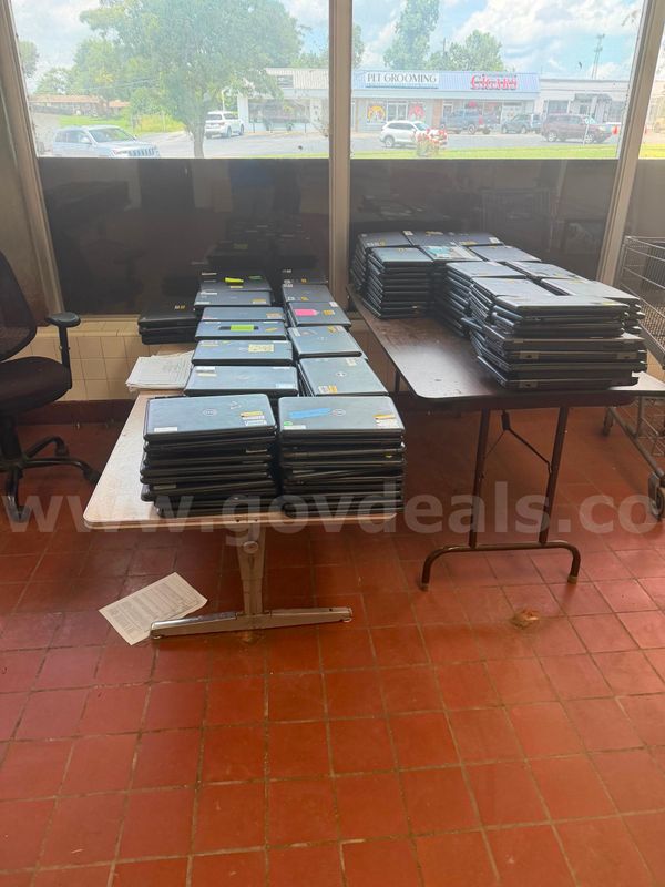 253 Dell 3190 windows laptops