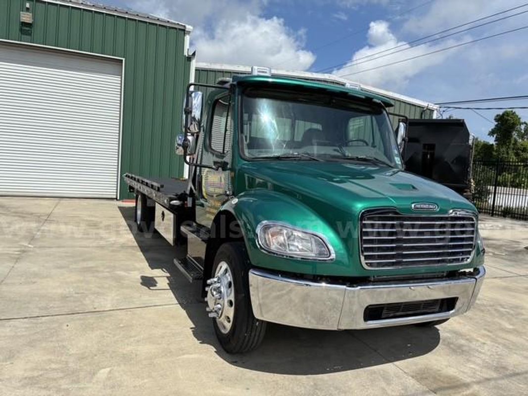 2017 Freightliner M2 106/ 21' ROLL OFF/SKID TRUCK WITH WHEEL LIFT