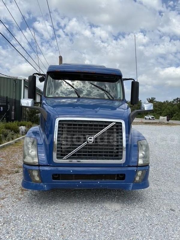 2013 Volvo VNL S;eeper