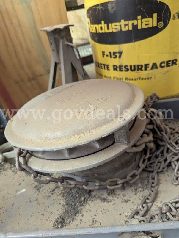 Yale 2-Ton Manual Chain Hoist