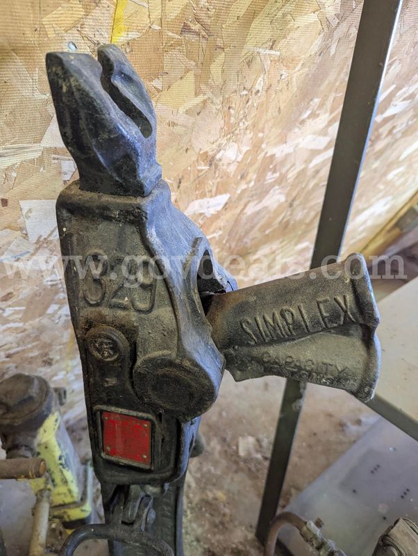 Vintage Simplex No. 329 Mechanical Ratchet Utility Pole Jack