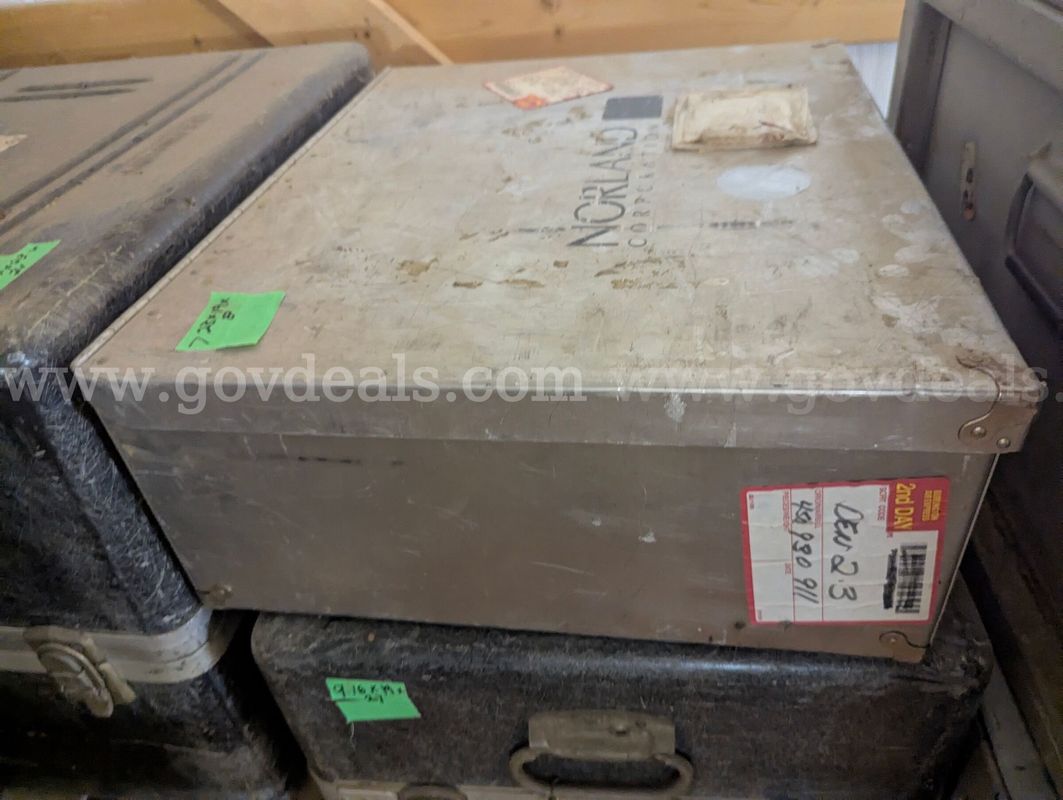 Norland Corporation Metal Equipment Storage Case – 23" x 19" x 8"