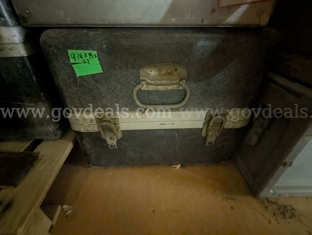 Heavy-Duty Fiberglass Equipment Storage Case – 16" x 19" x 27"