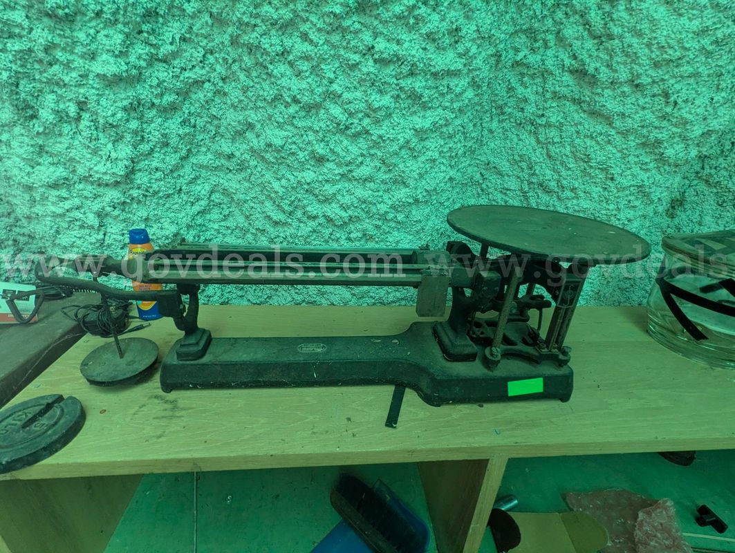 Vintage OHAUS Heavy-Duty Mechanical Beam Balance Scale with Weights