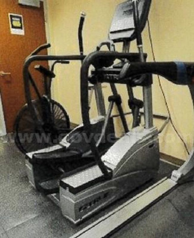 TRUE Elliptical Machine LC900