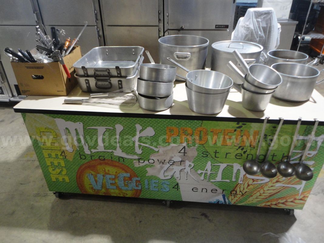 1 Lot Commercial Kitchen Pots, Pans, Baking Trays, and Utensils