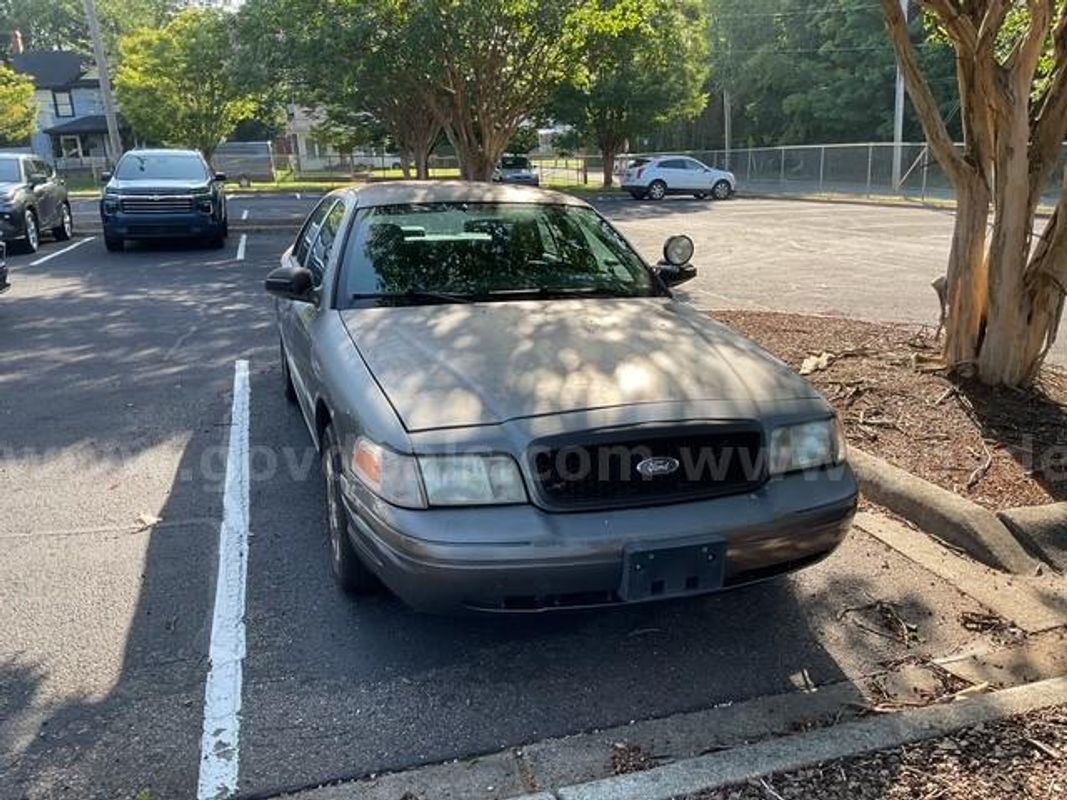 2004 Ford Crown Victoria