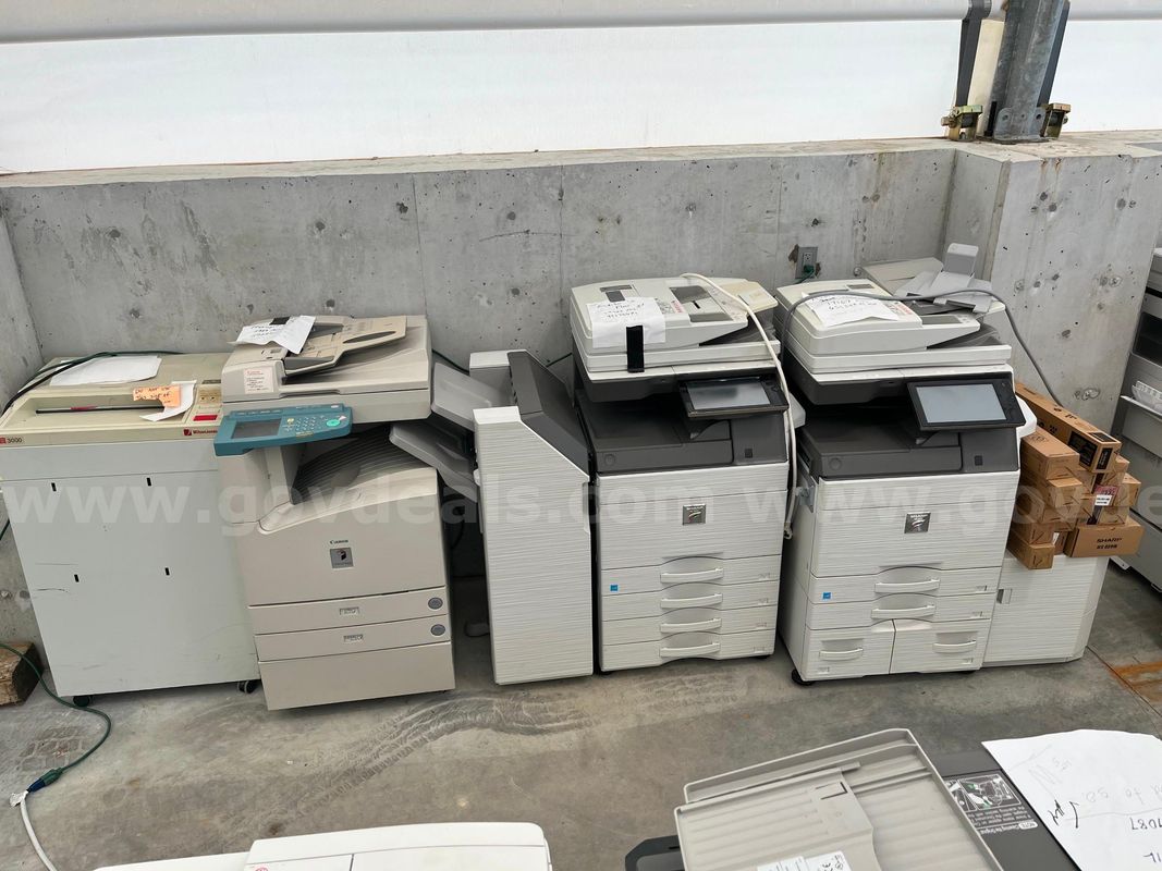 Lot 7 - Sharp MX-5070V and Canon IR330 multifunction copiers/printers - Wilson Jones 3000 shredder