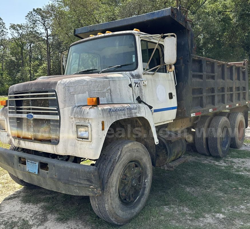 1994 Ford LNT-8000 Dump Truck