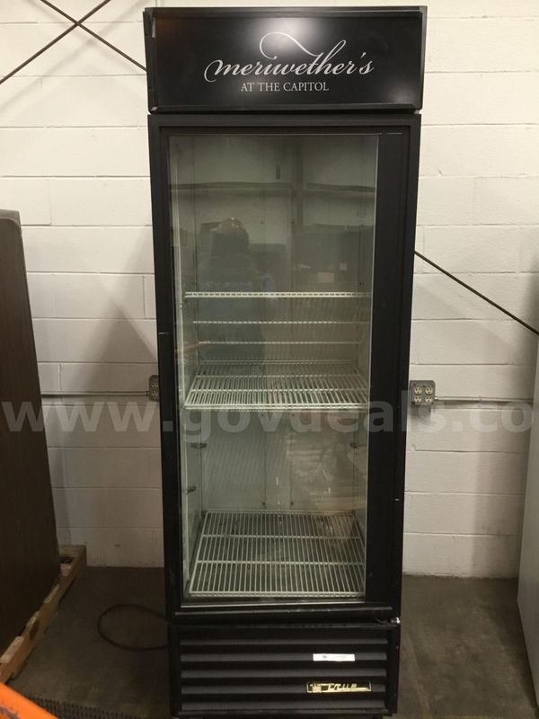29 (LENGTH) x 27 (WIDTH) x 78 (HEIGHT) black True refrigerator (IT TURNS ON)  "DH"