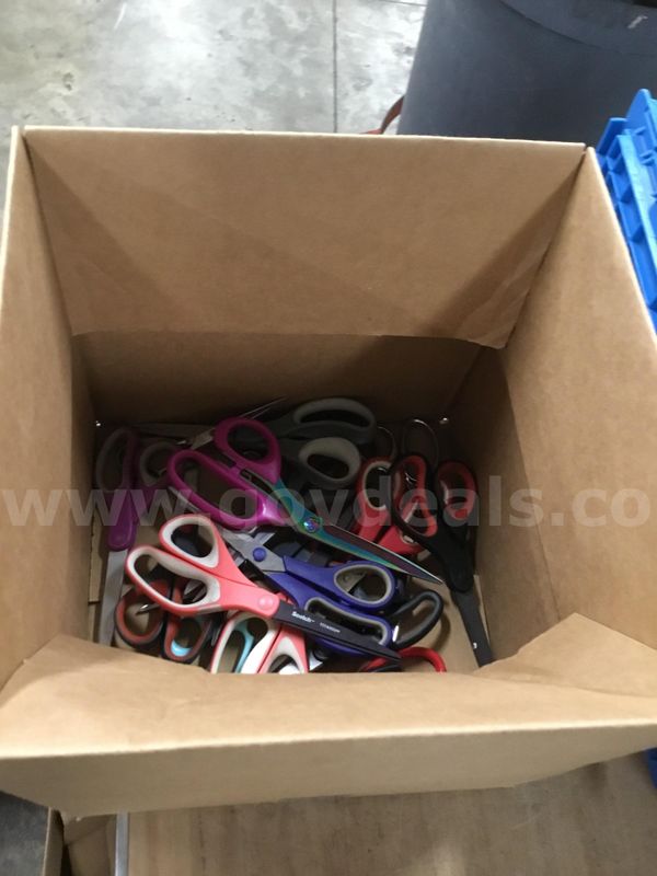 LOT OF SCISSORS