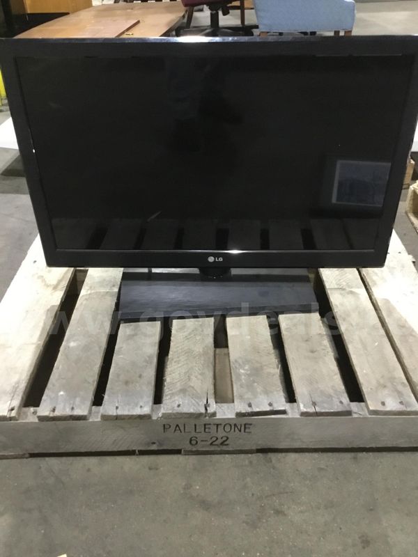 30 x 20 black LG flat screen tv (NO OTHER ELECTRONIC ACCESSORIES INCLUDED) “DH”