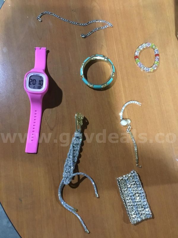 Lot of jewelry “DH”