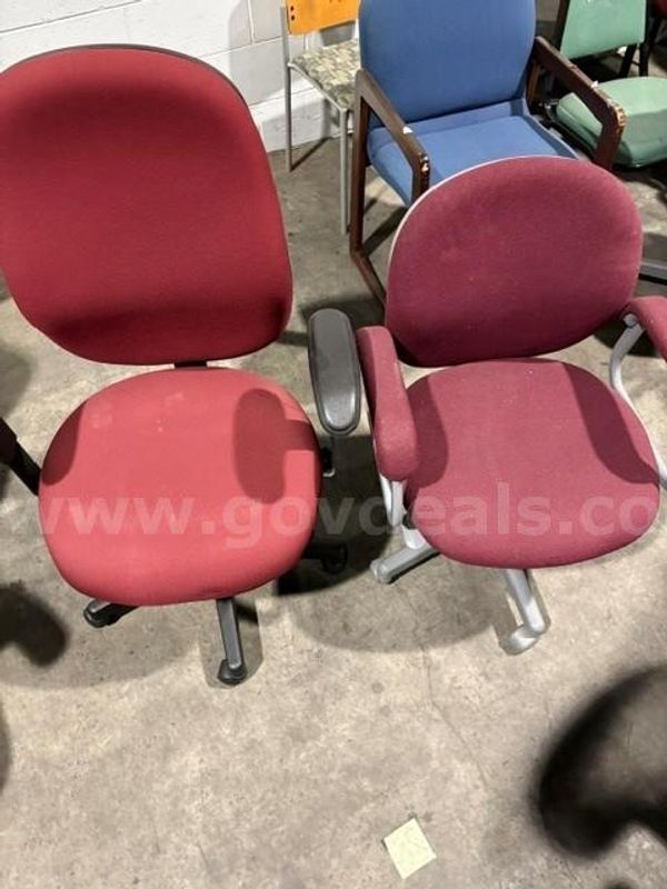 Lot of Red Office Chairs with Armrest (2)
