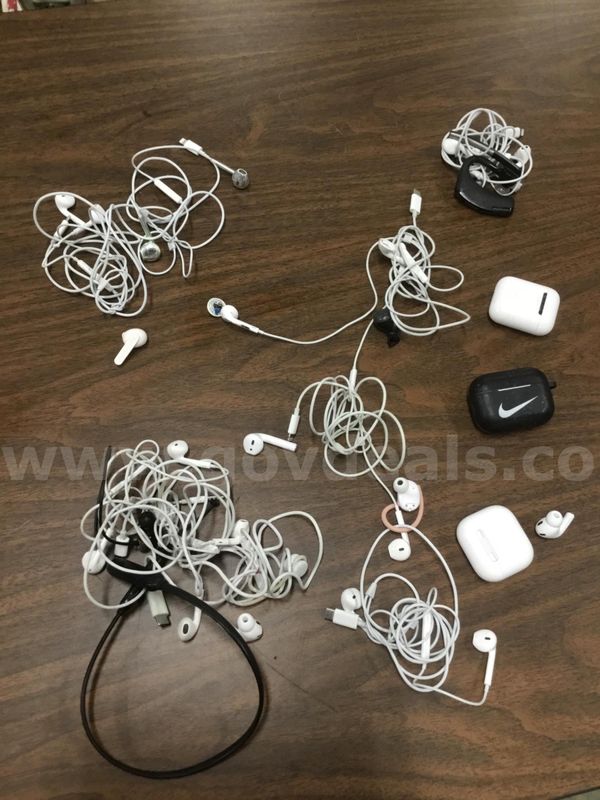 Box of electronic items “DH”