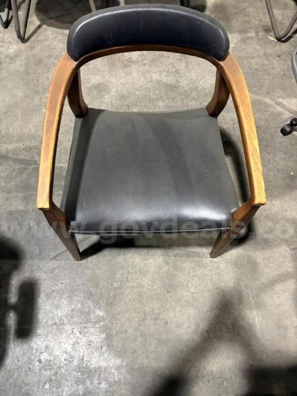 Guest Chair with Armrest
