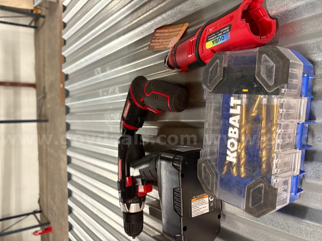 1 Lot of Assorted Cordless Power Drills