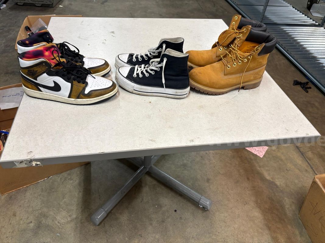 1 Lot of Mens Sneakers, 6.5, 9.5, 10.5 size