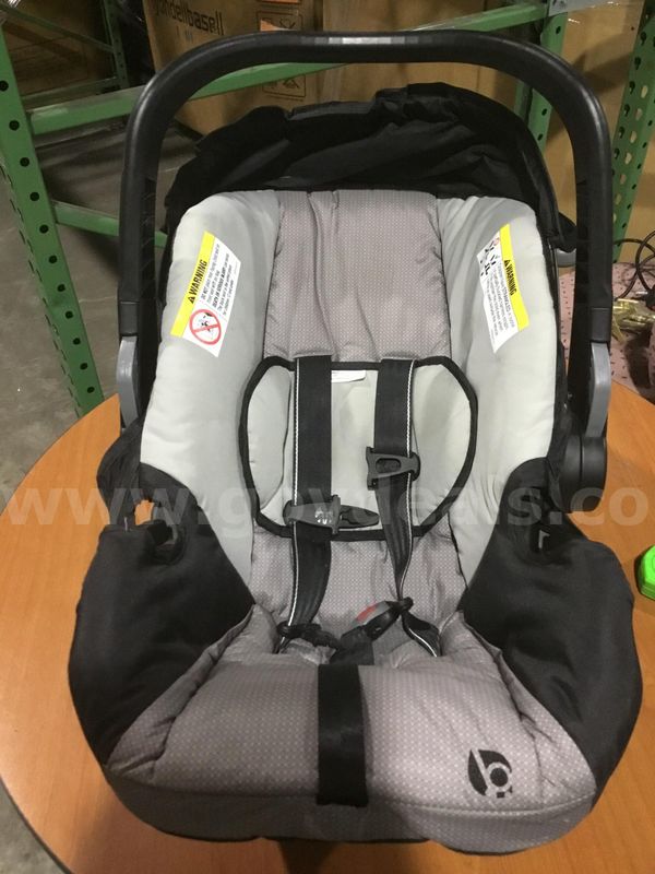 Gray & black baby car seat "DH"