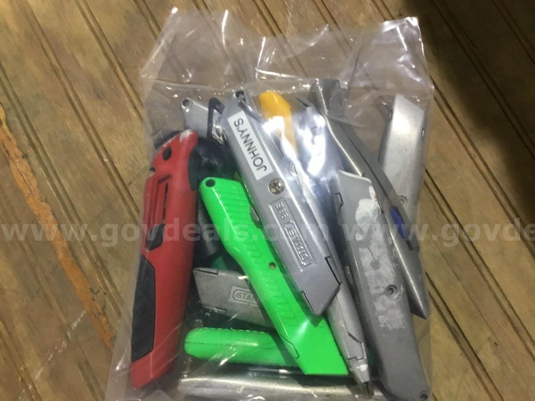 1 Lot of Utility Knives