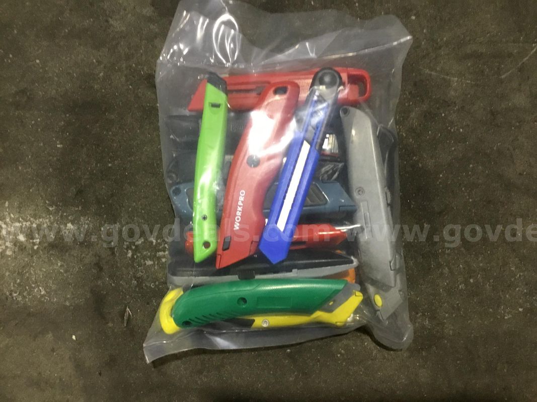 1 Lot of Utility Knives