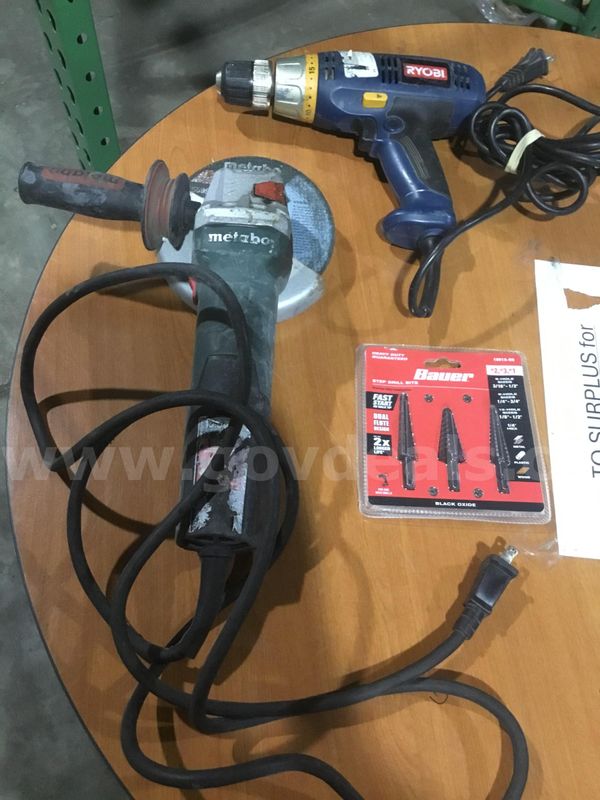 Navy blue Ryobi drill gun, Metabo sander (BOTH TURN ON) "DH"