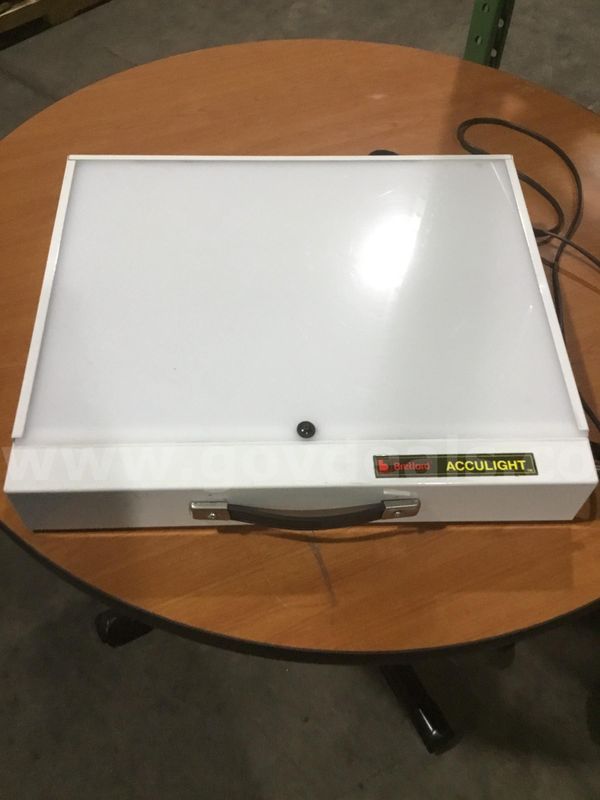 18 x 15 white acculight box (IT TURNS ON) "DH"