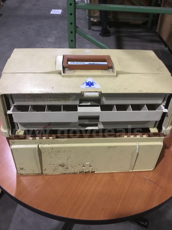 Beige & dark brown medical tool box "DH"