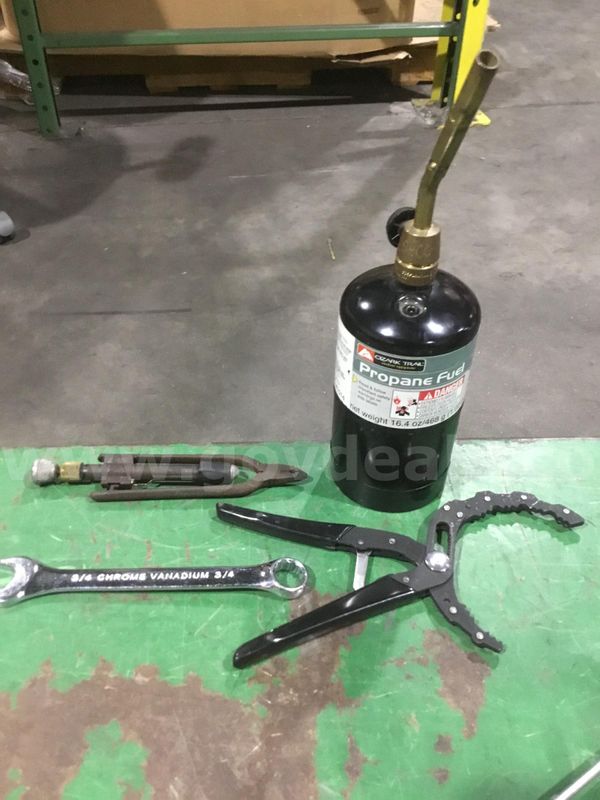 Lot of item-propane tank, chrome silver wrench tool, alligator pliers "DH"