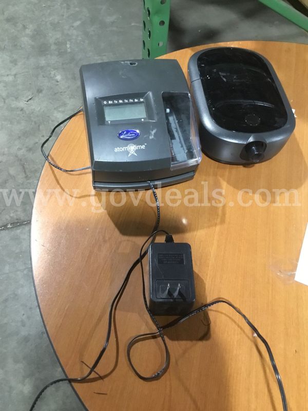 Lot of items-dreamstation device, & a atomic time device "DH"