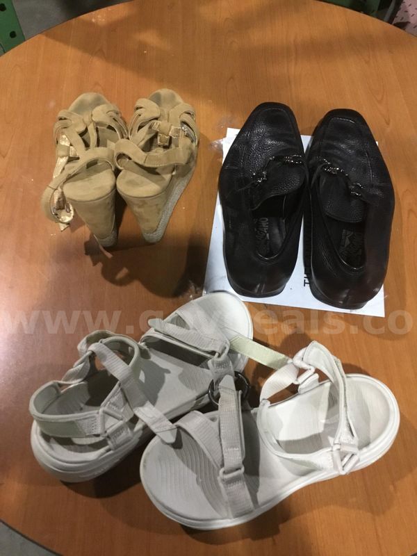 Lot of items-size 7 sketchers (NO SIZE LISTED, FOR THE OTHER TWO PAIR OF SHOES) "DH"